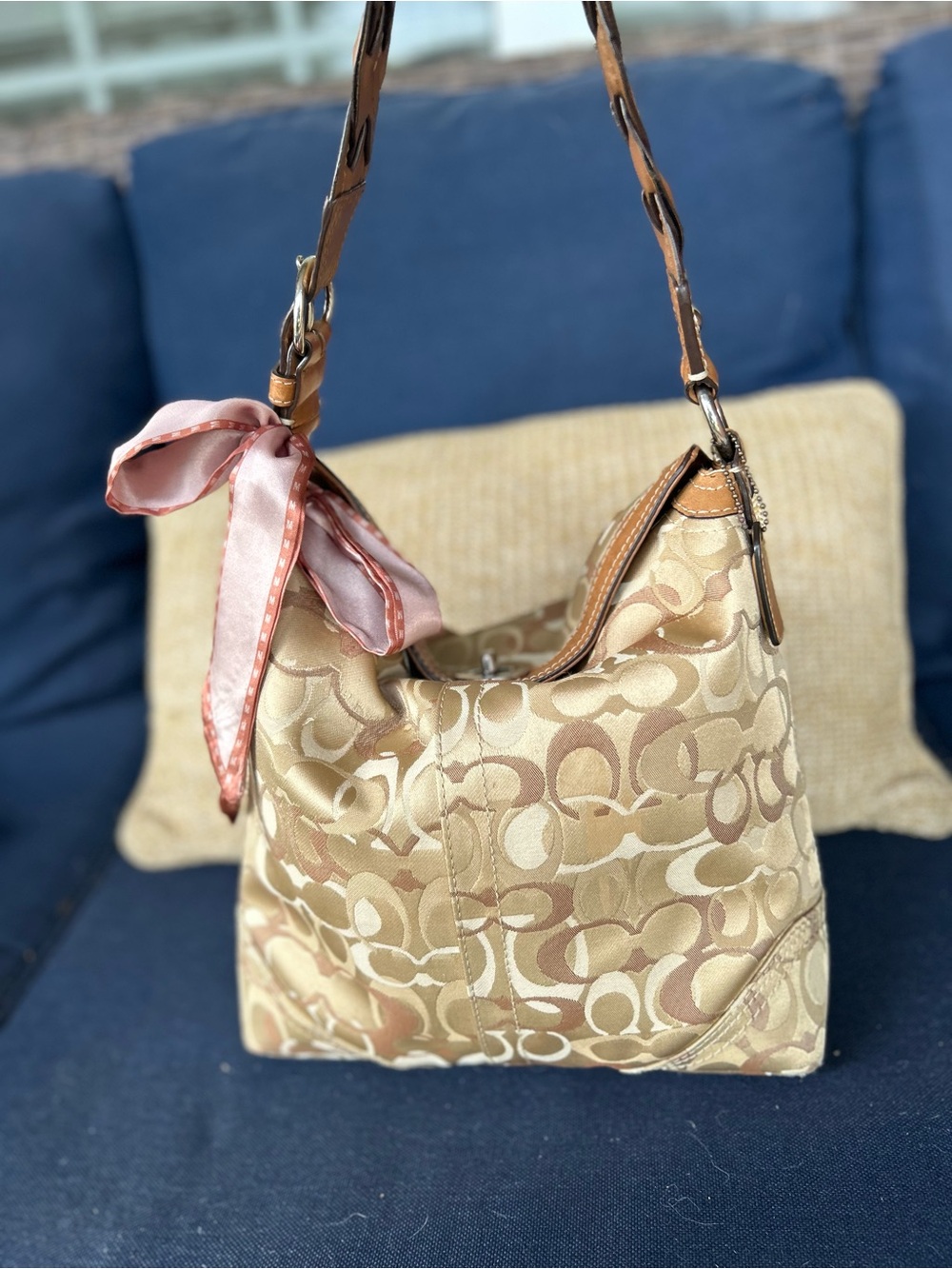 Coach Beige & Tan Signature optic twilly included!
